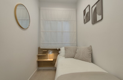 Resale - Apartment / Flat - Torrevieja - La Siesta