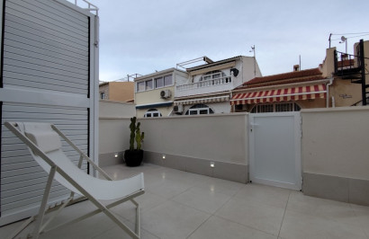 Resale - Apartment / Flat - Torrevieja - La Siesta