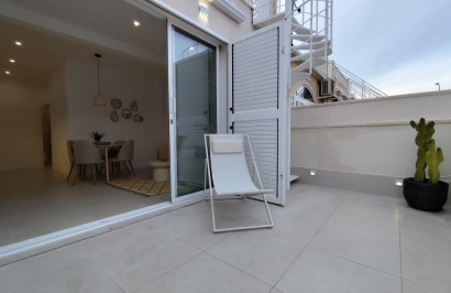 Resale - Apartment / Flat - Torrevieja - La Siesta