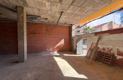 Reventa - Unidad Comercial - Jacarilla