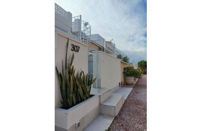 Resale - Apartment / Flat - Torrevieja - La Siesta