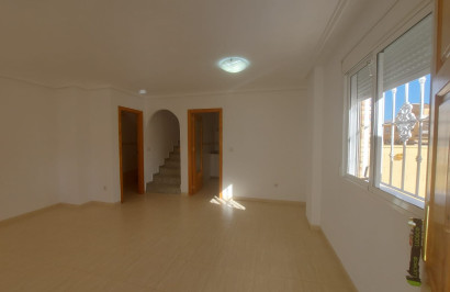 Herverkoop - Stadshuis - Rojales - Lo Marabú