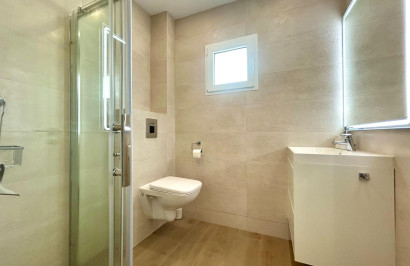 Resale - Apartment / Flat - San Miguel de Salinas - Las filipinas