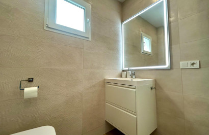 Resale - Apartment / Flat - San Miguel de Salinas - Las filipinas