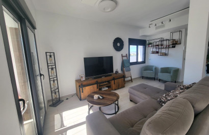 Resale - Town House - Daya Vieja