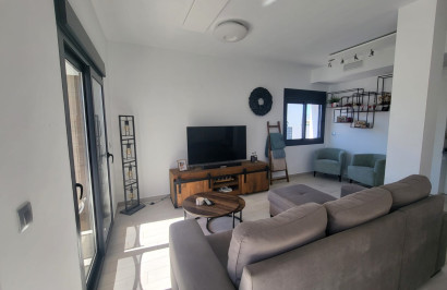 Resale - Town House - Daya Vieja