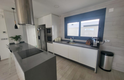 Resale - Town House - Daya Vieja