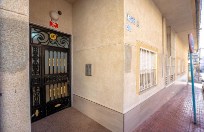 Reventa - Apartamento / Piso - Torrevieja - Centro