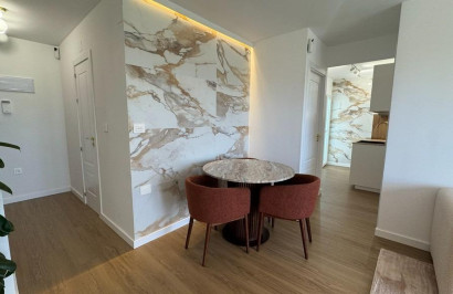 Resale - Apartment / Flat - Torrevieja - Punta prima