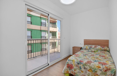 Resale - Apartment / Flat - Torrevieja - Playa del cura