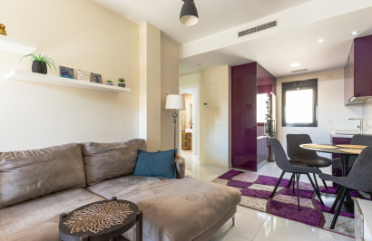 Resale - Apartment / Flat - Los Altos