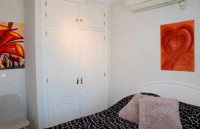 Reventa - Villa independiente - Villamartín - PAU 8