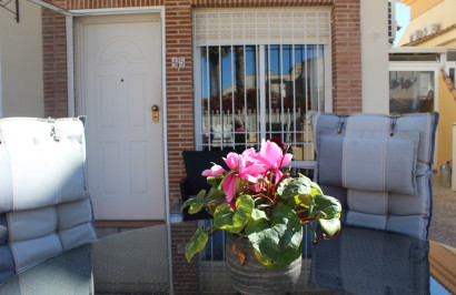 Reventa - Villa independiente - Villamartín - PAU 8