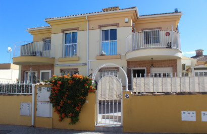 Reventa - Villa independiente - Villamartín - PAU 8