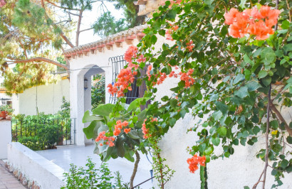 Reventa - Villa independiente - Orihuela Costa - Punta Prima