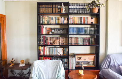 Resale - Apartment / Flat - Torrevieja - Torrevieja Centro