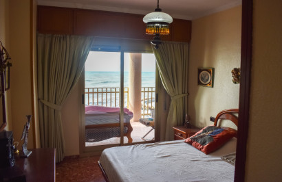 Resale - Apartment / Flat - Torrevieja - Torrevieja Centro