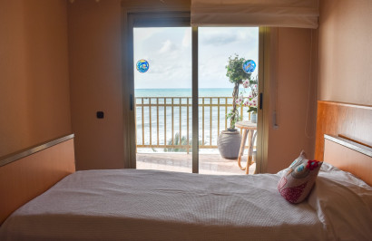 Resale - Apartment / Flat - Torrevieja - Torrevieja Centro