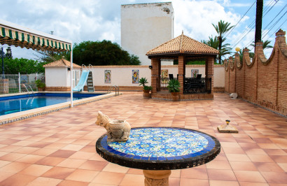 Reventa - Villa independiente - Orihuela Costa - MUY CERCA DE LA PLAYA