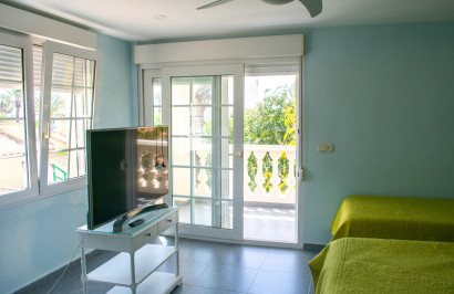 Reventa - Villa independiente - Orihuela Costa - MUY CERCA DE LA PLAYA