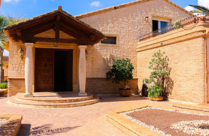 Resale - Detached Villa - Los Urrutias