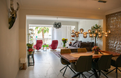 Resale - Apartment / Flat - Torrevieja - Torrevieja Centro