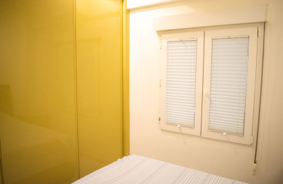 Resale - Apartment / Flat - Torrevieja - Torrevieja Centro