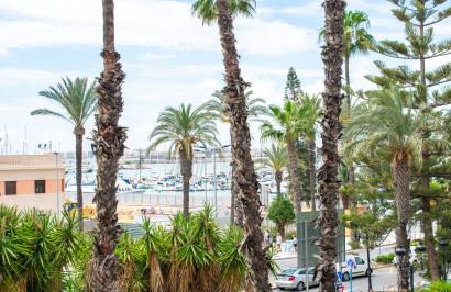 Resale - Apartment / Flat - Torrevieja - Torrevieja Centro