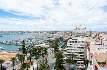 Resale - Apartment / Flat - Torrevieja - Torrevieja Centro