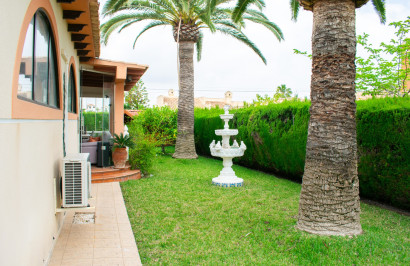 Reventa - Villa Pareada - Orihuela Costa - MUY CERCA DE LA PLAYA