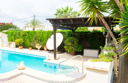 Reventa - Villa Pareada - Orihuela Costa - MUY CERCA DE LA PLAYA