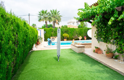 Reventa - Villa Pareada - Orihuela Costa - MUY CERCA DE LA PLAYA