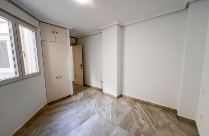 Resale - Apartment / Flat - Torrevieja