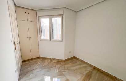 Resale - Apartment / Flat - Torrevieja