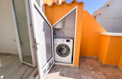 Resale - Apartment / Flat - Torrevieja