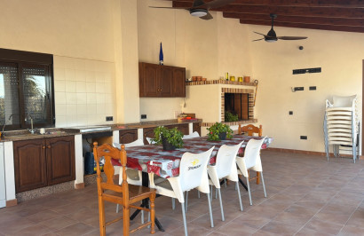 Herverkoop - Halfvrijstaande villa - Dolores