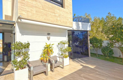 Reventa - Villa independiente - Orihuela Costa - Villamartín