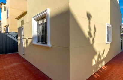 Reventa - Villa independiente - Orihuela Costa - Villamartín