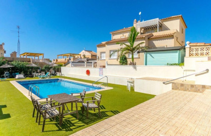 Reventa - Villa independiente - Orihuela Costa - Villamartín