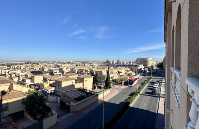 Resale - Apartment / Flat - Torrevieja - El Molino