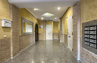 Resale - Apartment / Flat - Torrevieja - El Molino