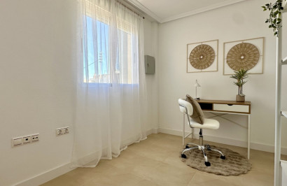 Resale - Apartment / Flat - Torrevieja