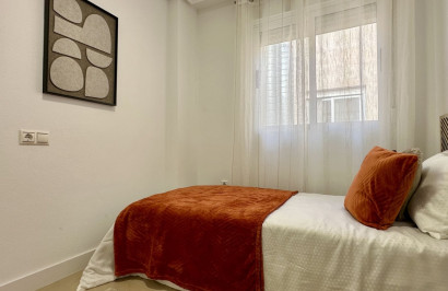 Resale - Apartment / Flat - Torrevieja