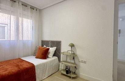 Resale - Apartment / Flat - Torrevieja