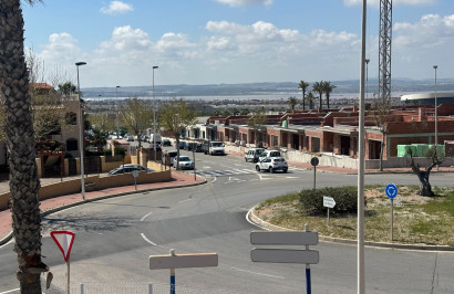 Resale - Apartment / Flat - Torrevieja - Aguas Nuevas