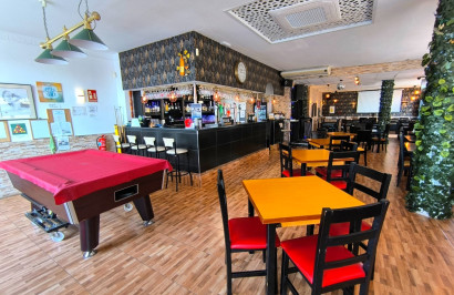 Resale - Commercial Unit - Villamartín