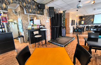 Resale - Commercial Unit - Villamartín