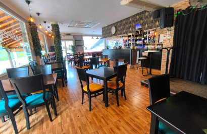 Resale - Commercial Unit - Villamartín