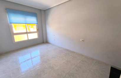 Reventa - Apartamento / Piso - Los Montesinos