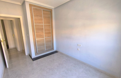 Reventa - Apartamento / Piso - Los Montesinos